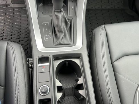 New 2025 Audi Q3 2.0T Premium image 17