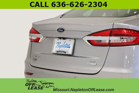 Used 2020 Ford Fusion SE image 6