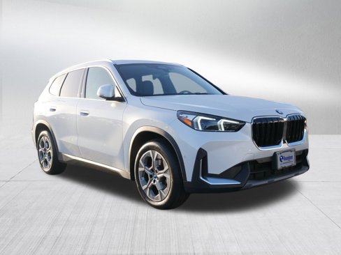 Used 2023 BMW X1 xDrive28i image 9