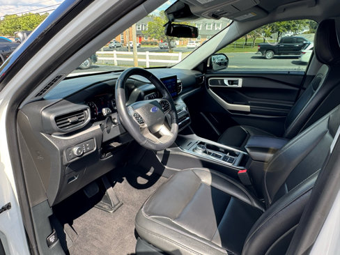 Used 2020 Ford Explorer XLT w/ Equipment Group 202A image 15