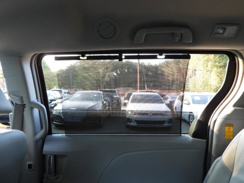 Used 2014 Toyota Sienna XLE image 31
