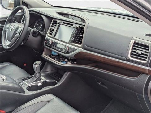 Used 2015 Toyota Highlander Limited image 21