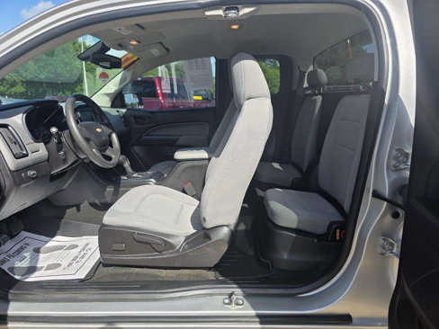 Used 2017 Chevrolet Colorado W/T w/ Custom Special Edition image 21
