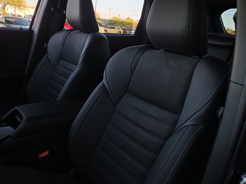 New 2025 Mitsubishi Outlander SE image 9