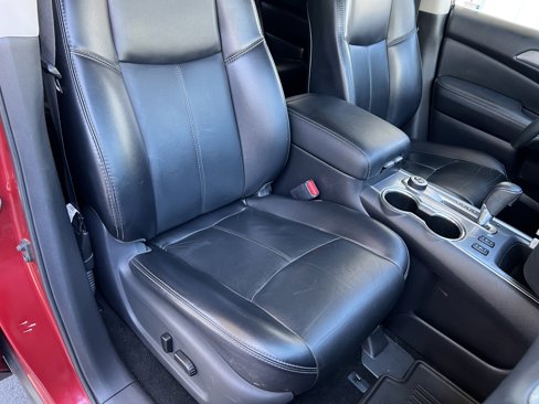 Used 2018 Nissan Pathfinder SL image 28