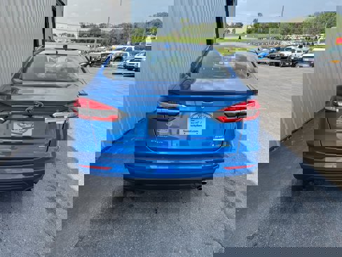 Used 2019 Ford Fusion SE image 3