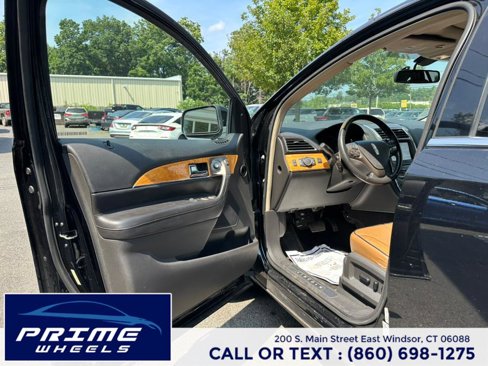 Used 2011 Lincoln MKX AWD w/ 102A Rapid Spec Order Code image 9