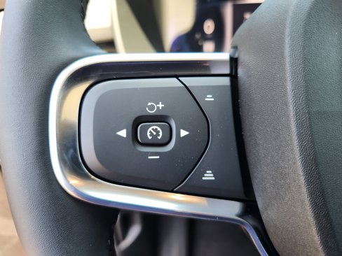 New 2025 Volvo XC40 B5 Core w/ Protection Package image 32