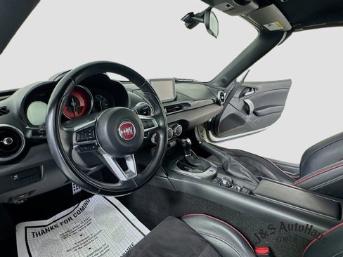 Used 2018 FIAT 124 Spider Abarth image 28