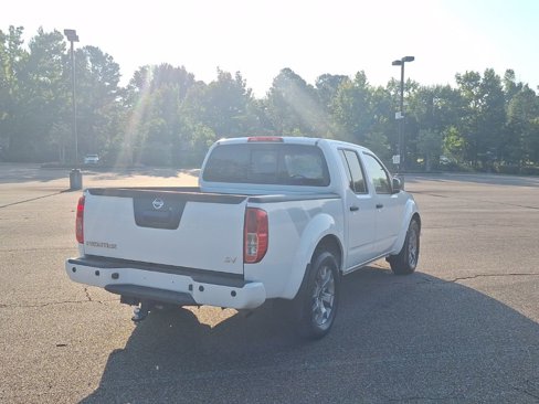 Used 2020 Nissan Frontier SV image 6