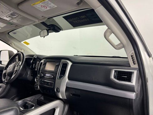 Used 2017 Nissan Titan PRO-4X image 26