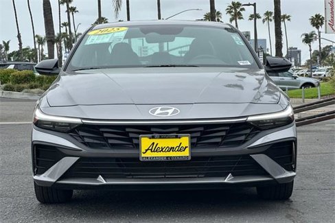 Used 2025 Hyundai Elantra Sport image 9