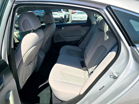 Used 2016 Hyundai Sonata SE image 12