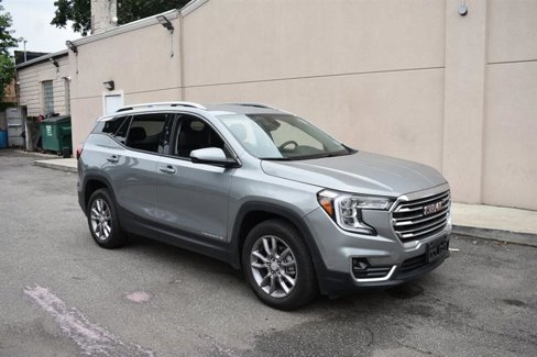 Used 2024 GMC Terrain SLT image 4