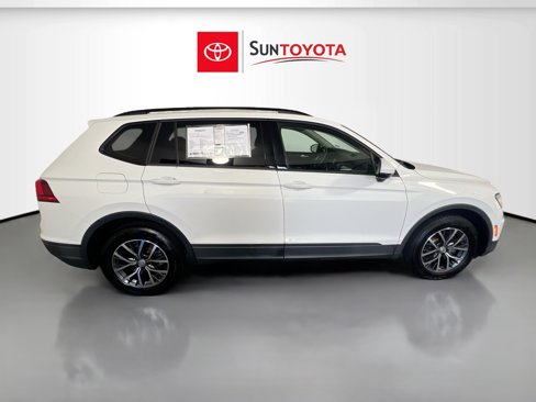 Used 2021 Volkswagen Tiguan S image 2