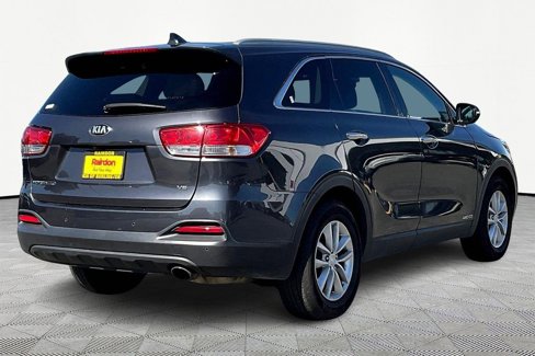 Used 2017 Kia Sorento LX w/ LX V6 Convenience Package image 5
