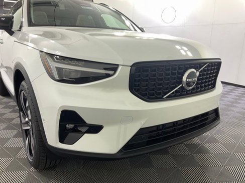 New 2025 Volvo XC40 B5 Plus w/ Protection Package Premier image 8