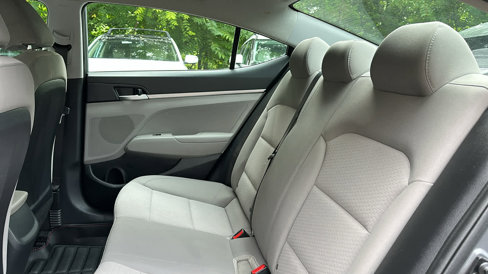 Used 2019 Hyundai Elantra SE image 23