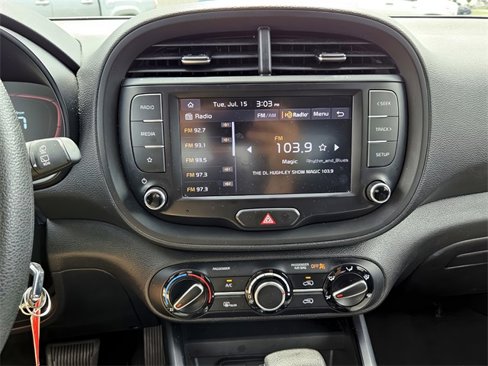 Used 2023 Kia Soul LX w/ LX Technology Package image 18