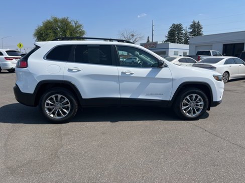 Used 2022 Jeep Cherokee Latitude Lux w/ Sun & Sound Group image 2