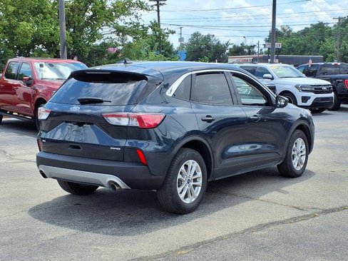 Used 2022 Ford Escape SE w/ Cold Weather Package image 3