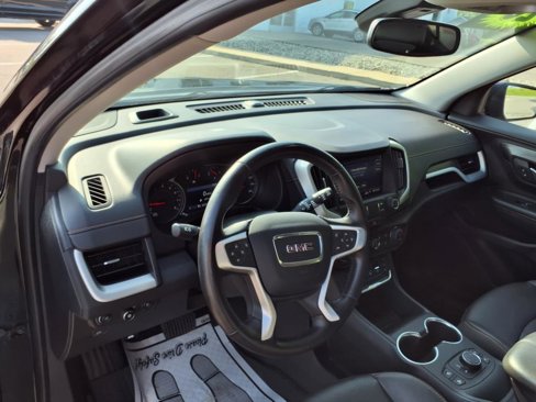 Used 2020 GMC Terrain SLT w/ LPO, Floor Liner Package image 12