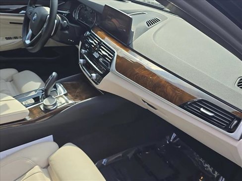 Used 2019 BMW 530i w/ Convenience Package image 22