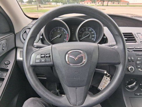 Used 2013 MAZDA MAZDA3 i SV image 17