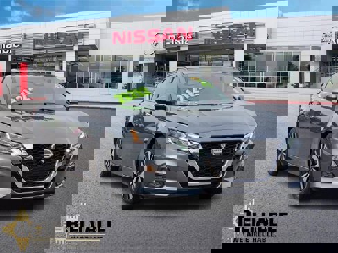 Used 2021 Nissan Altima 2.5 SV image 1