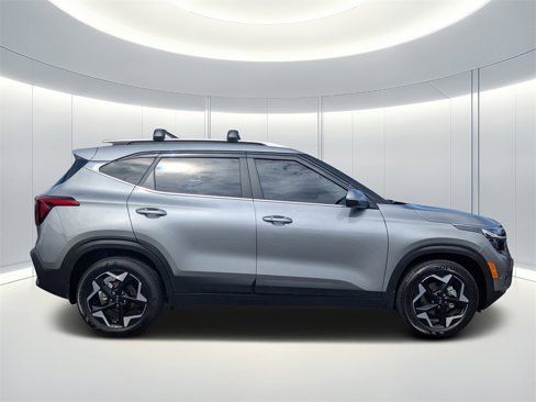 Used 2025 Kia Seltos EX w/ EX Sunroof Package image 3