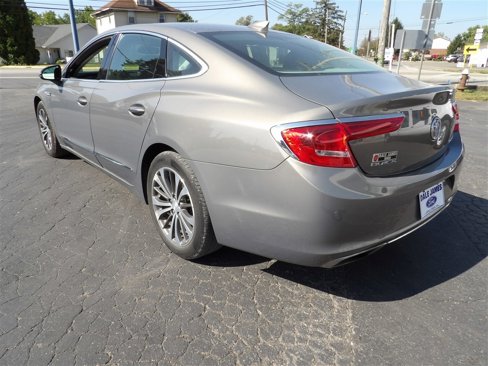 Used 2017 Buick LaCrosse Essence image 3