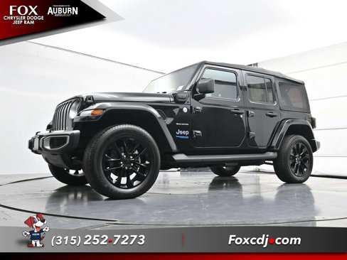 Used 2021 Jeep Wrangler Sahara w/ Cold Weather Group image 18