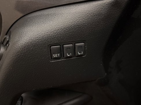 Used 2017 Nissan Rogue SL w/ SL Premium Package image 11