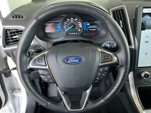 Used 2024 Ford Edge SEL image 9