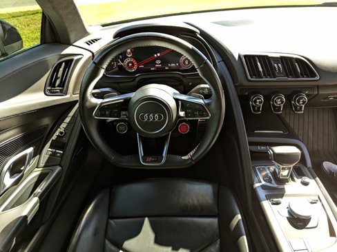 Used 2018 Audi R8 V10 w/ Premium Package image 15