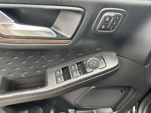 Used 2020 Ford Escape Titanium image 13