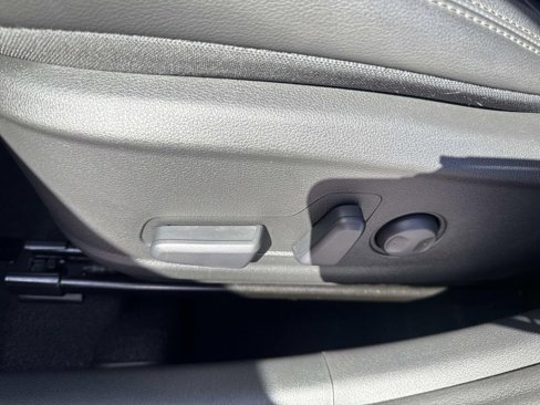 Used 2022 Hyundai Kona Limited image 19