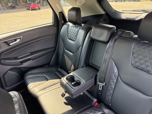Used 2024 Ford Edge Titanium image 23