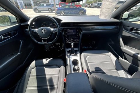 Certified 2021 Volkswagen Passat 2.0T R-Line image 3