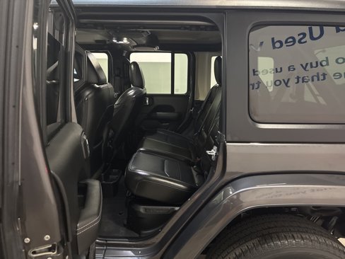Used 2022 Jeep Wrangler Unlimited Sahara image 17