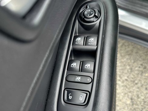 Used 2020 Jeep Compass Latitude image 21