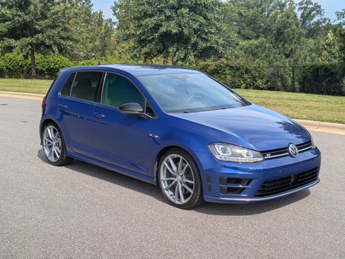 Used 2017 Volkswagen Golf R 4-Door image 3