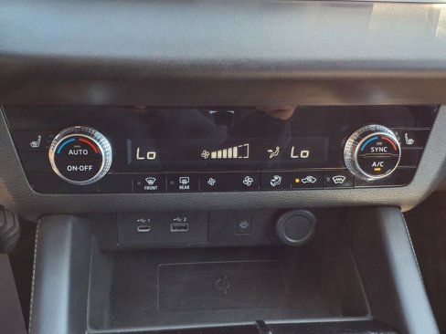 Used 2024 Mitsubishi Outlander SE Black Edition image 19