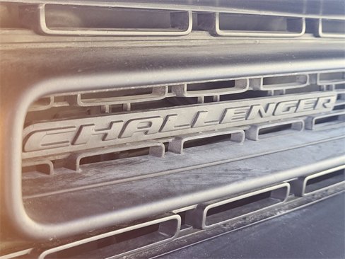 Used 2018 Dodge Challenger SXT Plus image 5