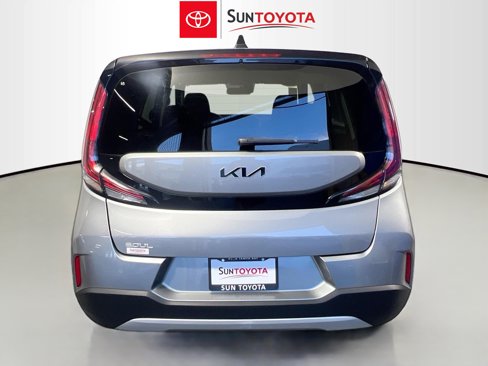 Used 2023 Kia Soul LX w/ LX Technology Package image 5