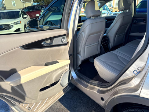 Used 2021 Lincoln Nautilus Reserve image 21
