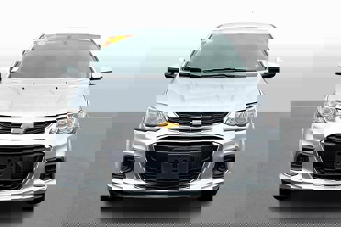 Used 2020 Chevrolet Sonic LT w/ Convenience Package image 3