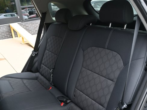 Used 2020 Kia Niro LX image 28