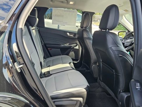 New 2025 Ford Escape SE image 18