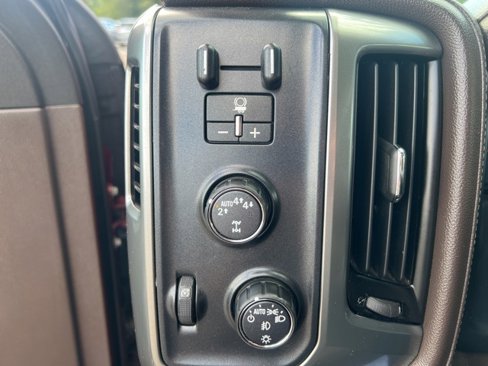 Used 2018 Chevrolet Silverado 1500 LTZ Z71 w/ LTZ Plus Package image 11